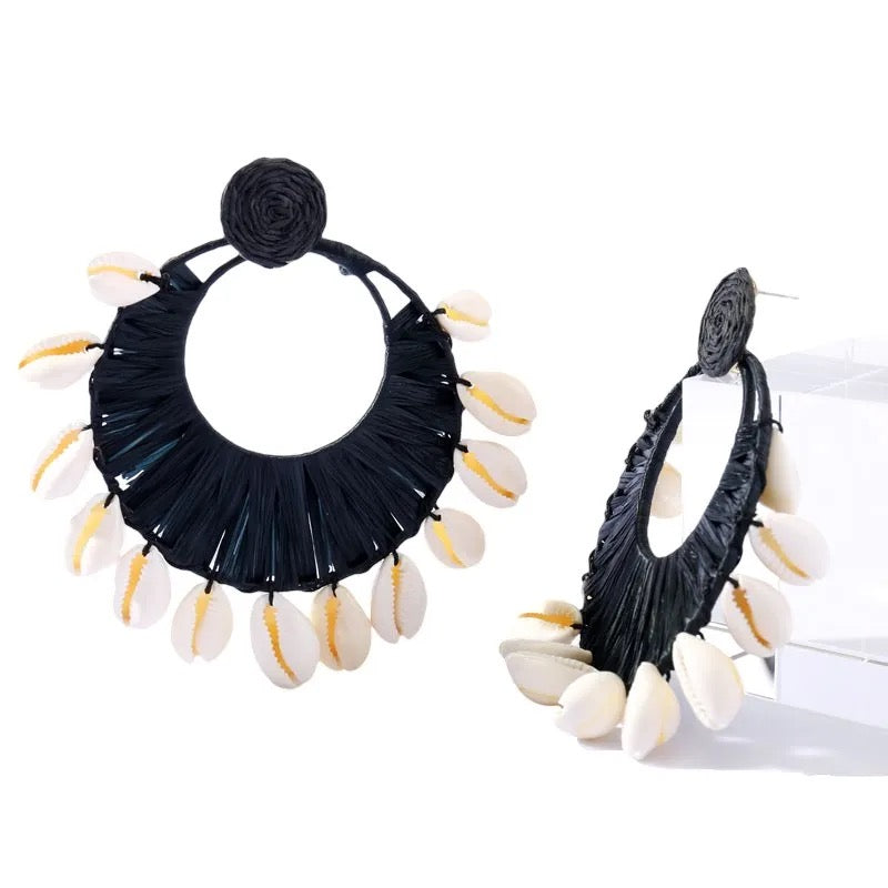 Oversize Cowrie stud drop earring (Black)